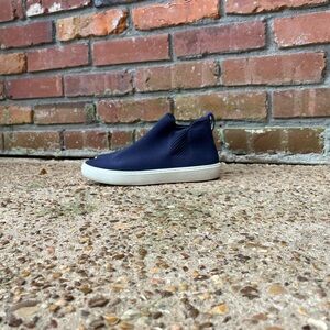 Rothy’s The Chelsea Boot in Navy Blue Size 7.5